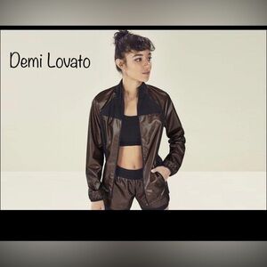 NEW Demi Lavato Y2K Fabletics weather Resistant Workout Jacket size Small